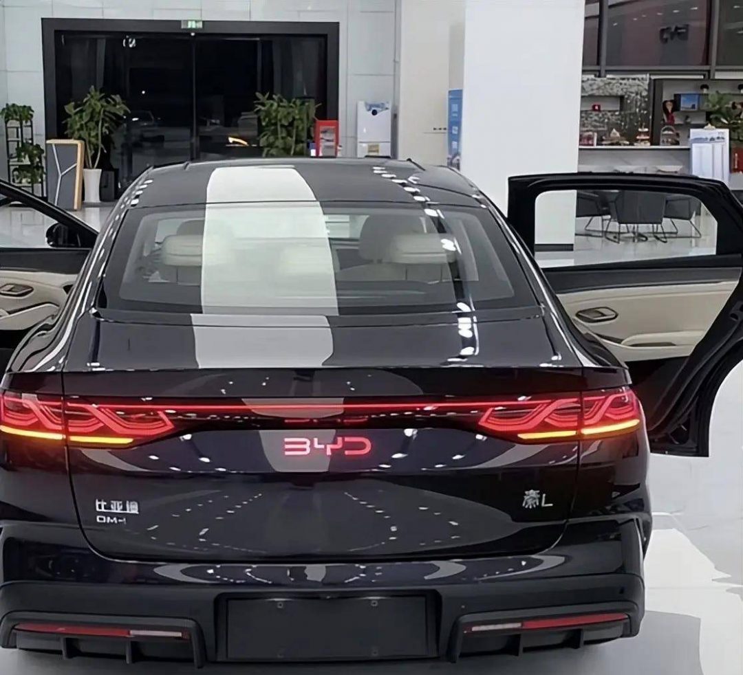 c6730af0eabe4fca86f30ae91b308b07-1