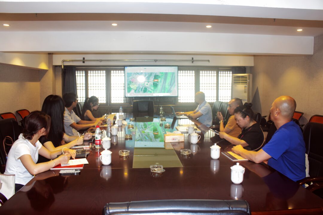 0efe651f94ab4edead3d828342c58bec