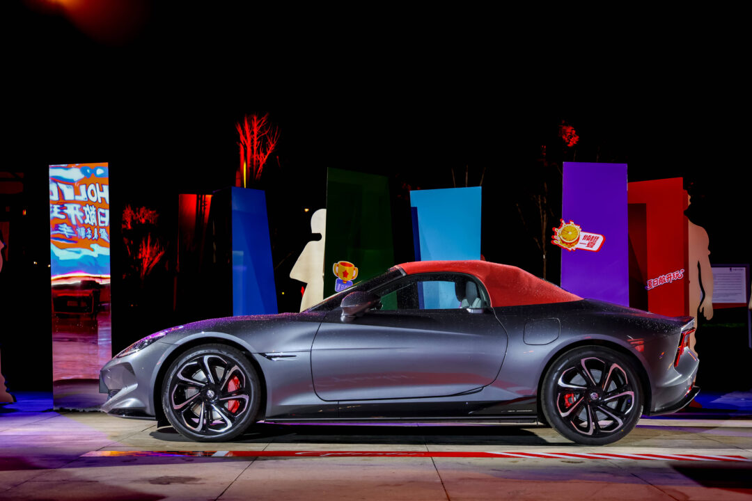 94a675c1059c41b7a23ea0f8e138cc40