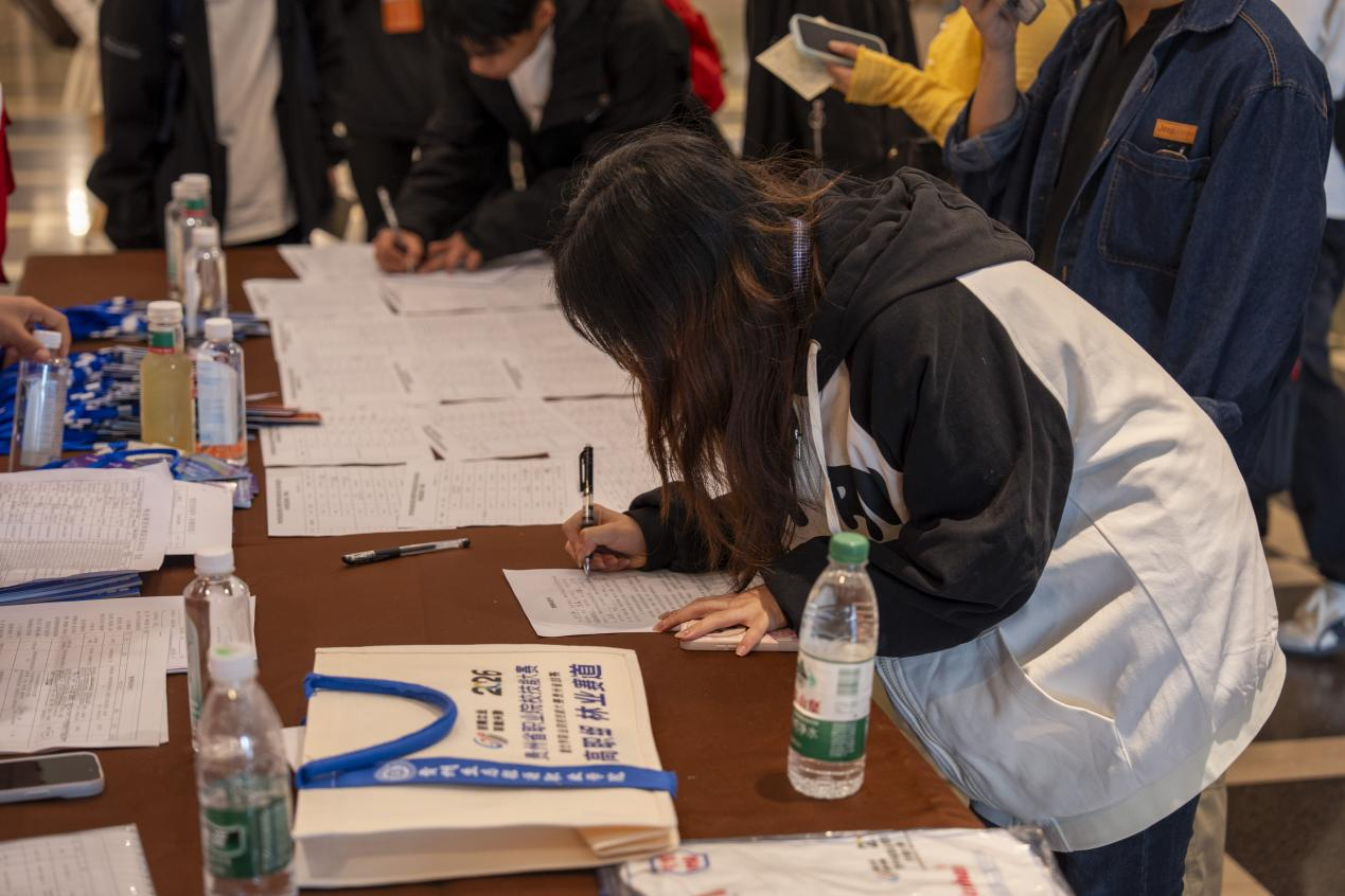 428945ca32e94467a2613721bce58f24